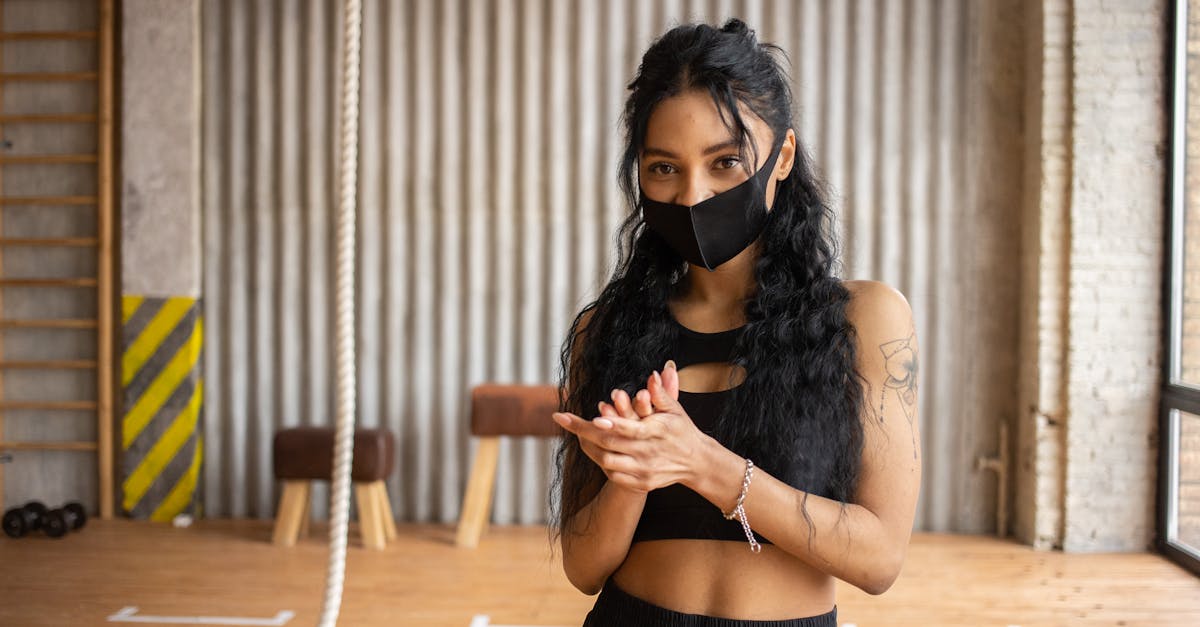 découvrez les risques potentiels pour la santé liés à la consommation d'ail noir et comment les éviter pour profiter pleinement de ses bienfaits.