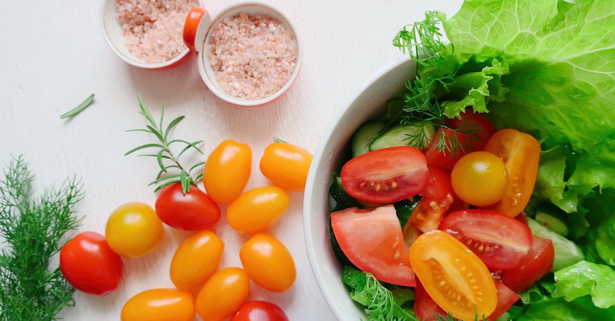 découvrez une sélection d'aliments à faible index glycémique pour mieux gérer votre taux de sucre dans le sang et favoriser une alimentation saine et équilibrée.