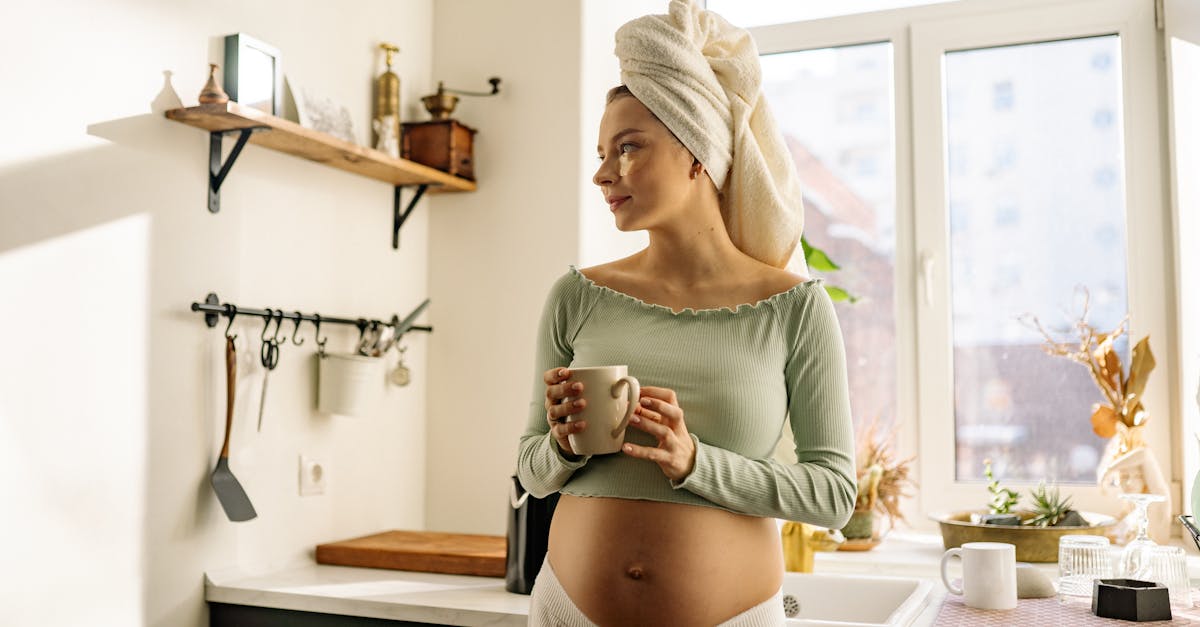 découvrez les conseils essentiels en nutrition pendant la grossesse pour assurer la santé de maman et bébé, avec des aliments adaptés et équilibrés.